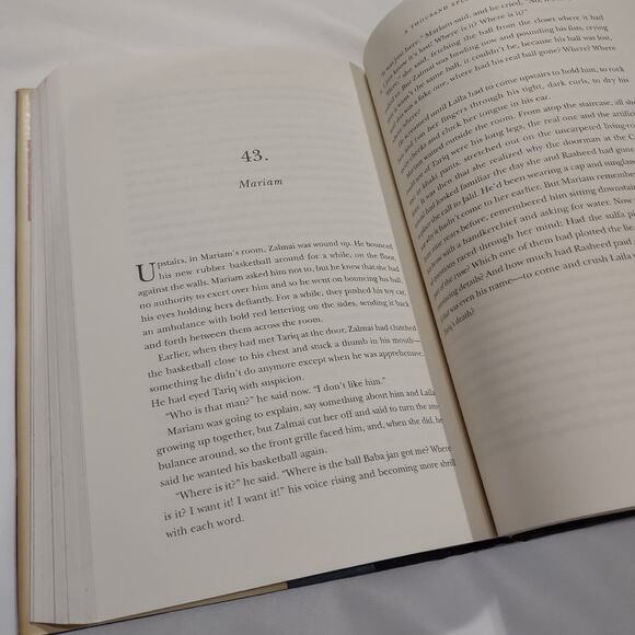 A Thousand Splendid Suns by Khaled Hosseini hardback book - Picture 7 of 7